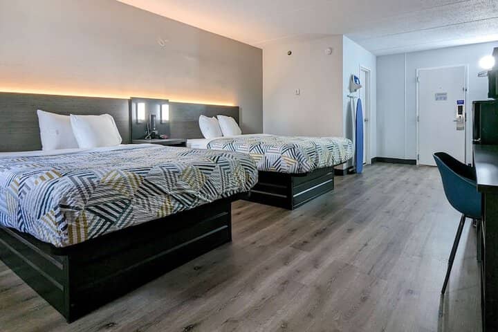 Room 6 of 25